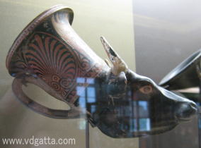 rhyton_Louvre